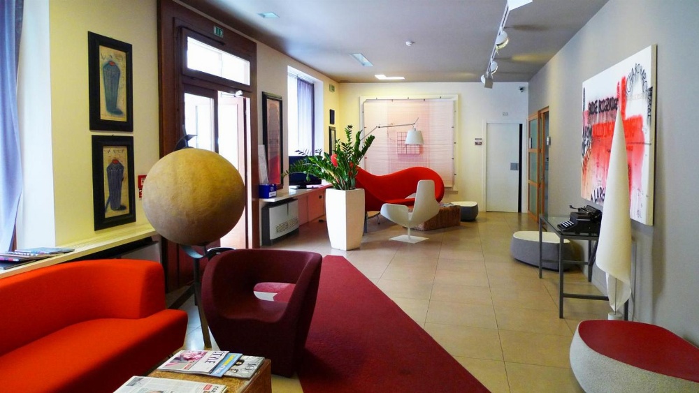 Hotel Colombia Main image